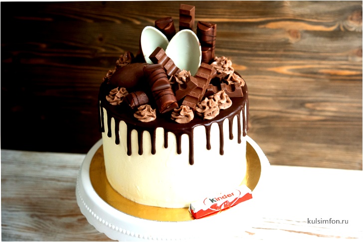Готовый торт Киндер с шоколадным декором и яйцами Kinder Surprise