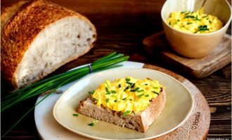 Яичная паста со шнитт-луком
