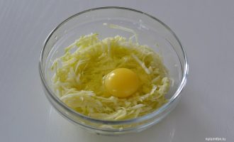 Кабачок с яйцом