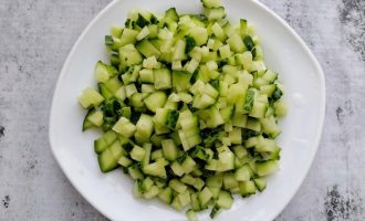 Измельченные огурцы