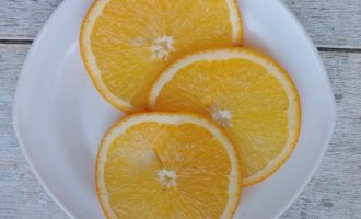 Апельсин, нарезанный кольцами