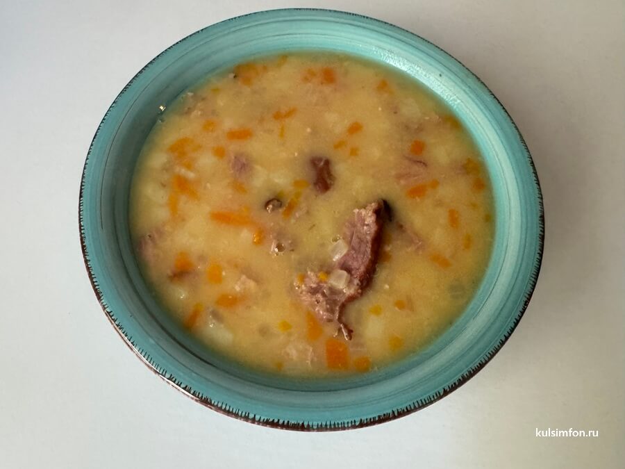 Гороховый суп с копчеными ребрами и картофелем