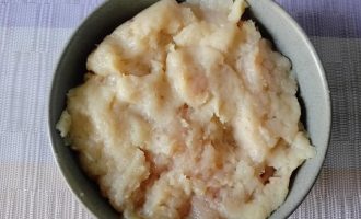 Куриное филе, измельченное в фарш для запеканки