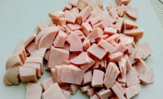 Нарезанная кубиками ветчина