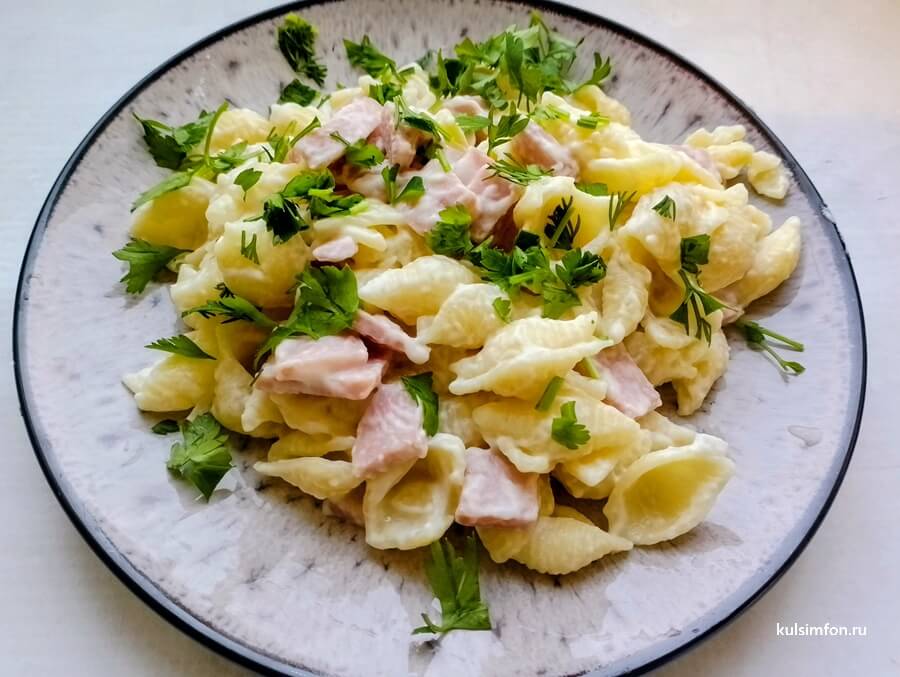 Макароны с ветчиной и сыром в сливочной заливке