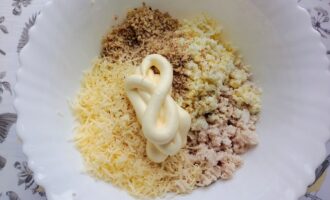 Смешанные ингредиенты для куриных шариков