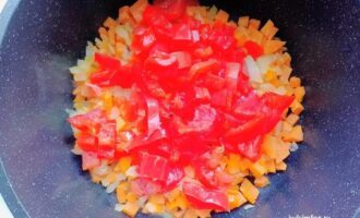 Добавление болгарского перца к овощам