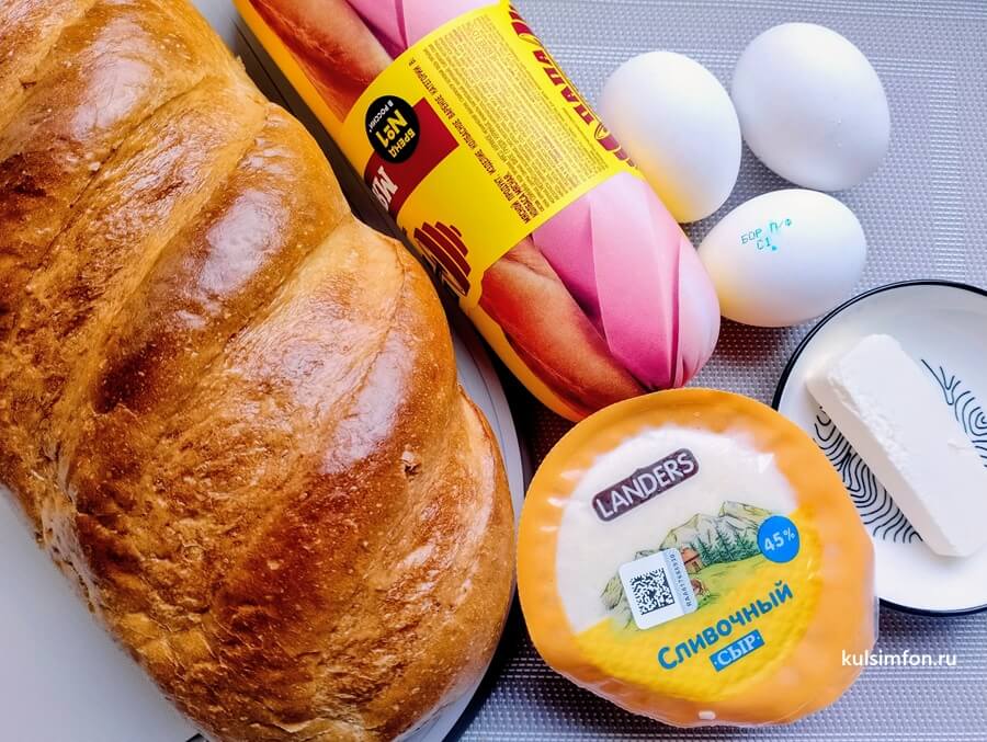 Ингредиенты для горячих бутербродов с колбасой и сыром
