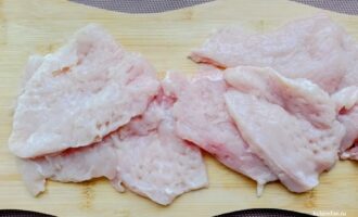 Отбитое куриное филе для приготовления отбивных