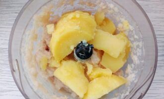 Картофель, добавленный в куриный фарш