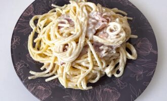 Карбонара со сливками и чесноком